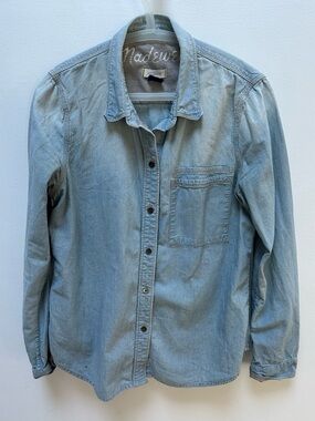 Madewell Light Wash Denim Button-Up Shirt - Medium